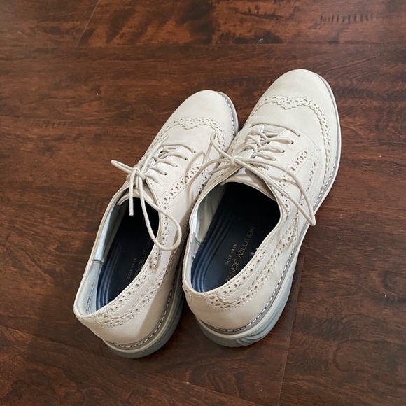 COLE HAAN Shortwing Beige Nubuck Wingtip Oxfords Size 8.5 - Picture 3 of 13